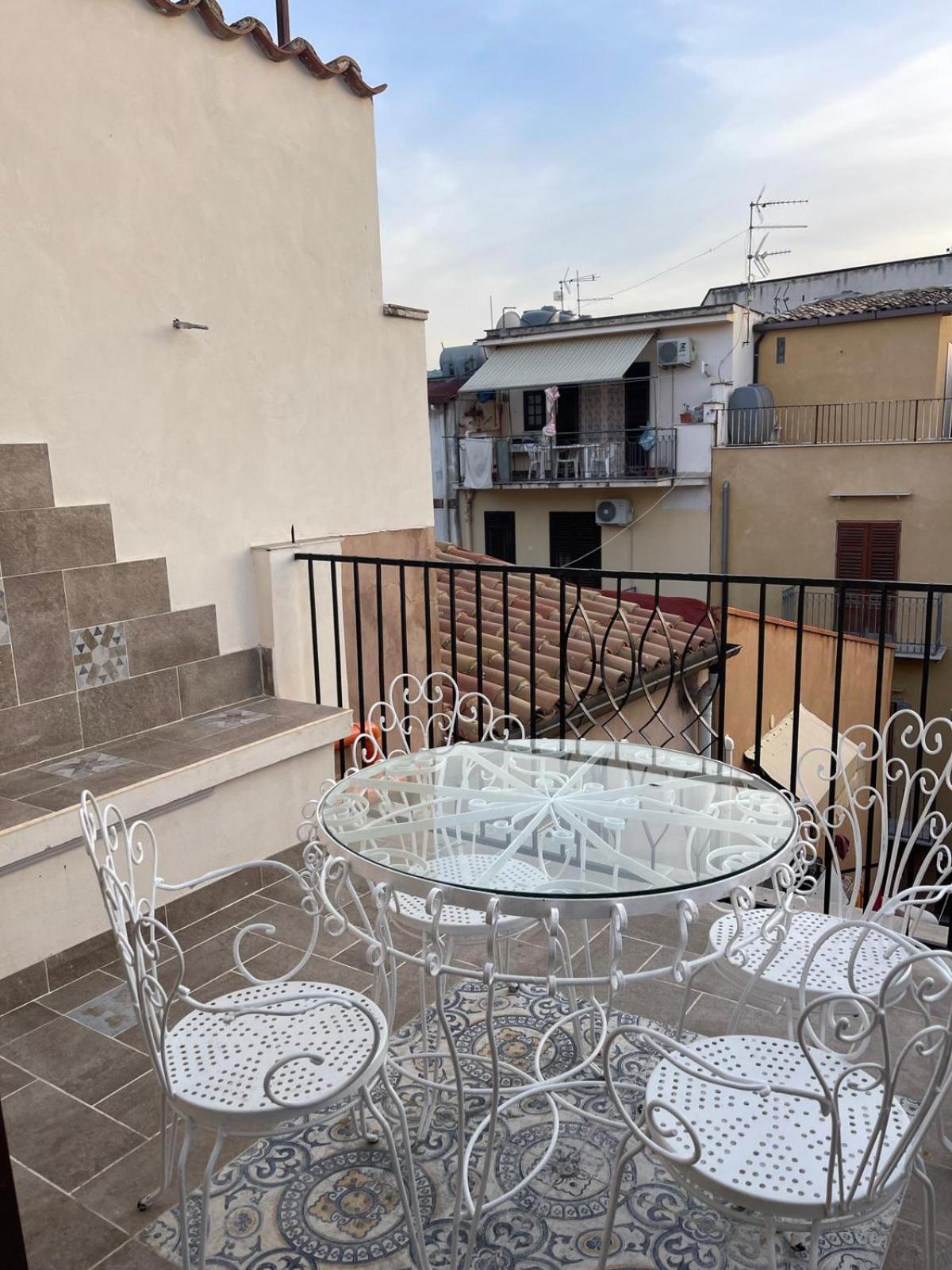 B&B Antichi Cortili Терміні-Імерезе Екстер'єр фото
